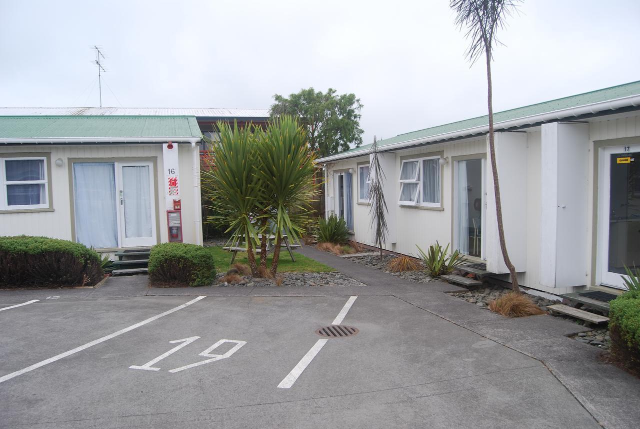 Ohakune Central Backpackers&Cabins Bagian luar foto